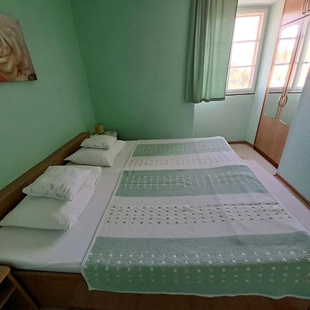 Apartmani Dusica Lumbarda Extérieur photo