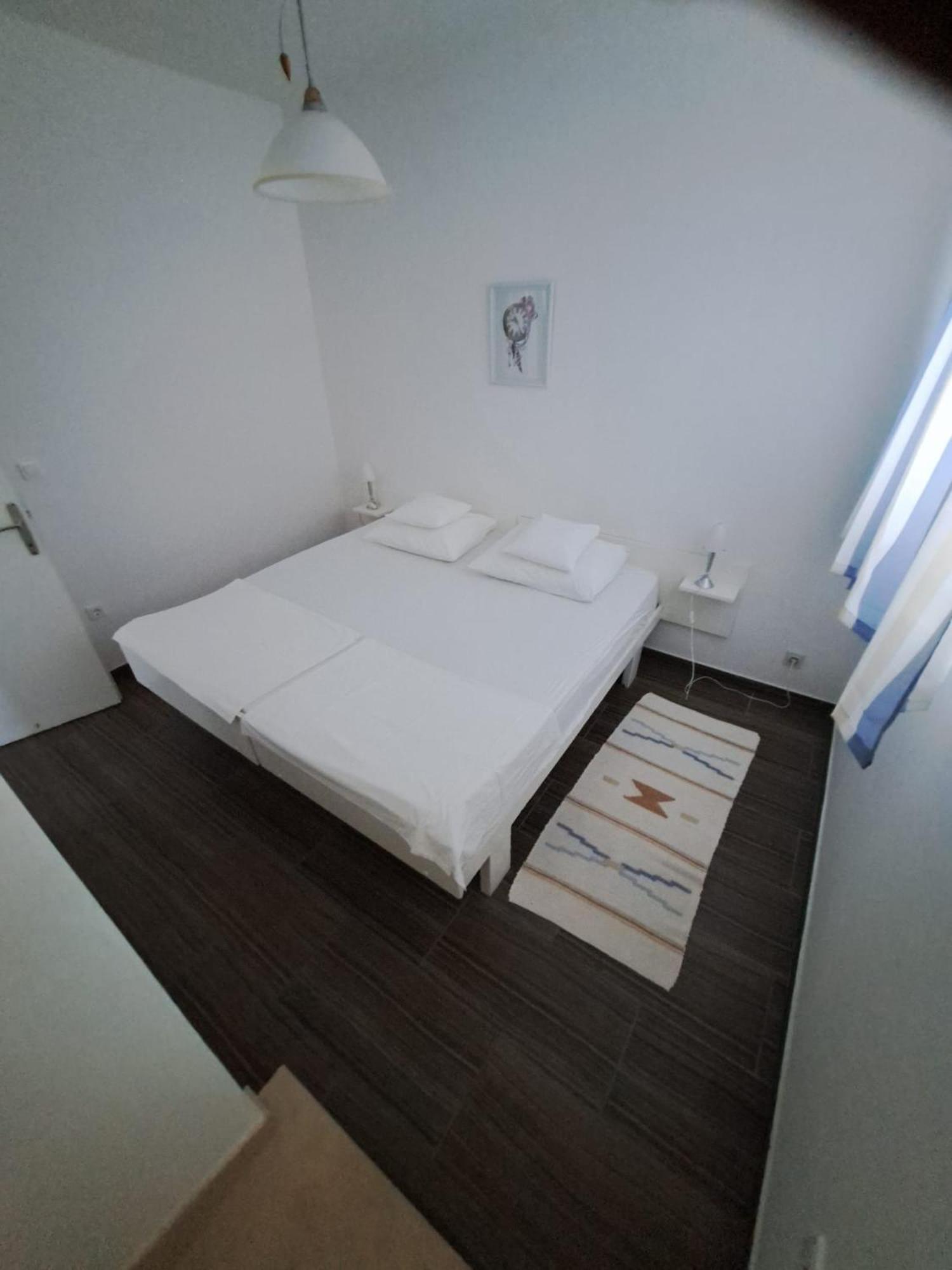 Apartmani Dusica Lumbarda Extérieur photo