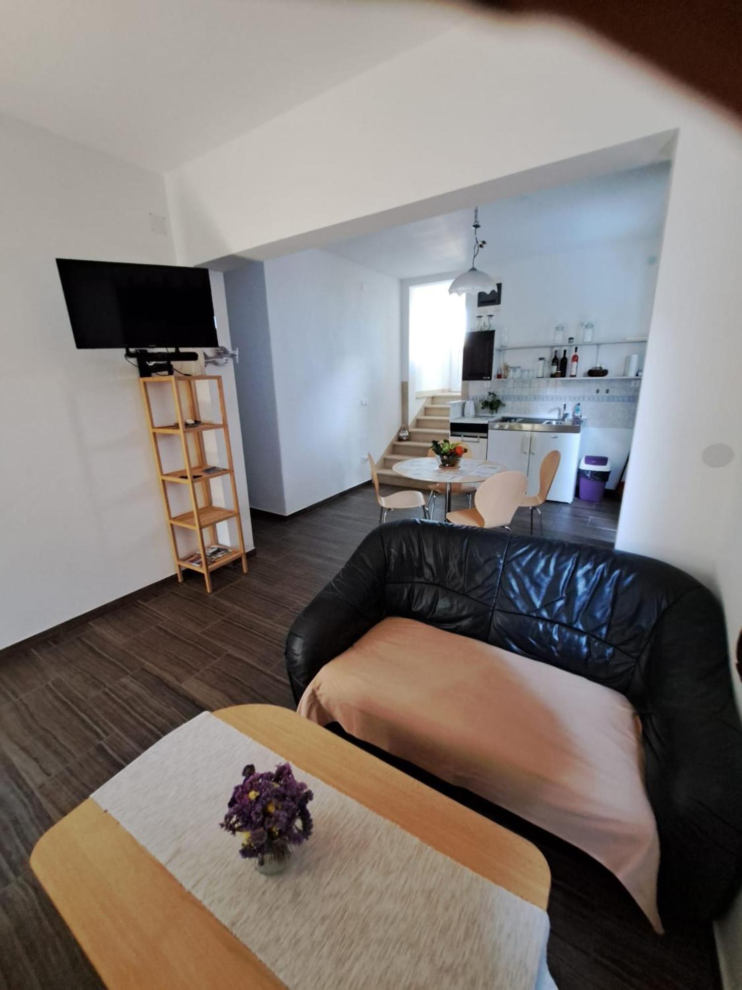 Apartmani Dusica Lumbarda Extérieur photo